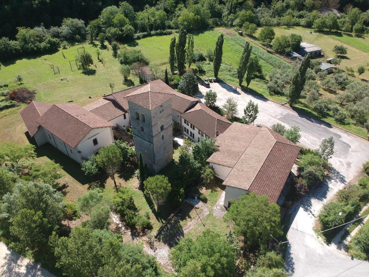 Hotel Abbazia Ss. Quirico E Giulitta Micigliano Exterior foto