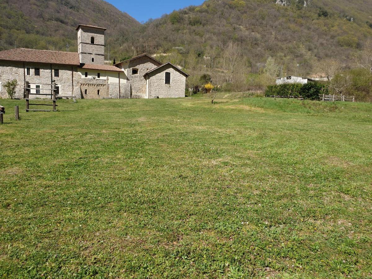 Hotel Abbazia Ss. Quirico E Giulitta Micigliano Exterior foto