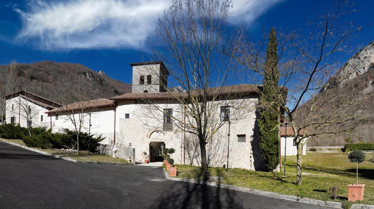 Hotel Abbazia Ss. Quirico E Giulitta Micigliano Exterior foto