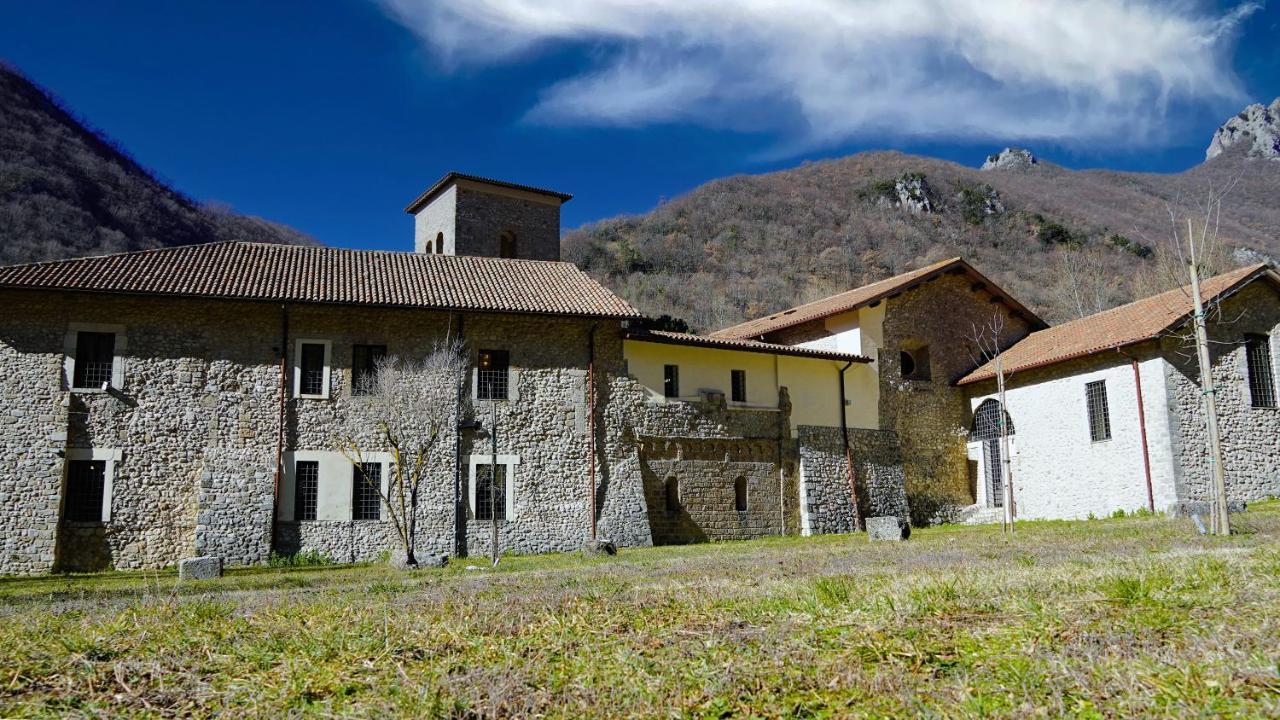 Hotel Abbazia Ss. Quirico E Giulitta Micigliano Exterior foto