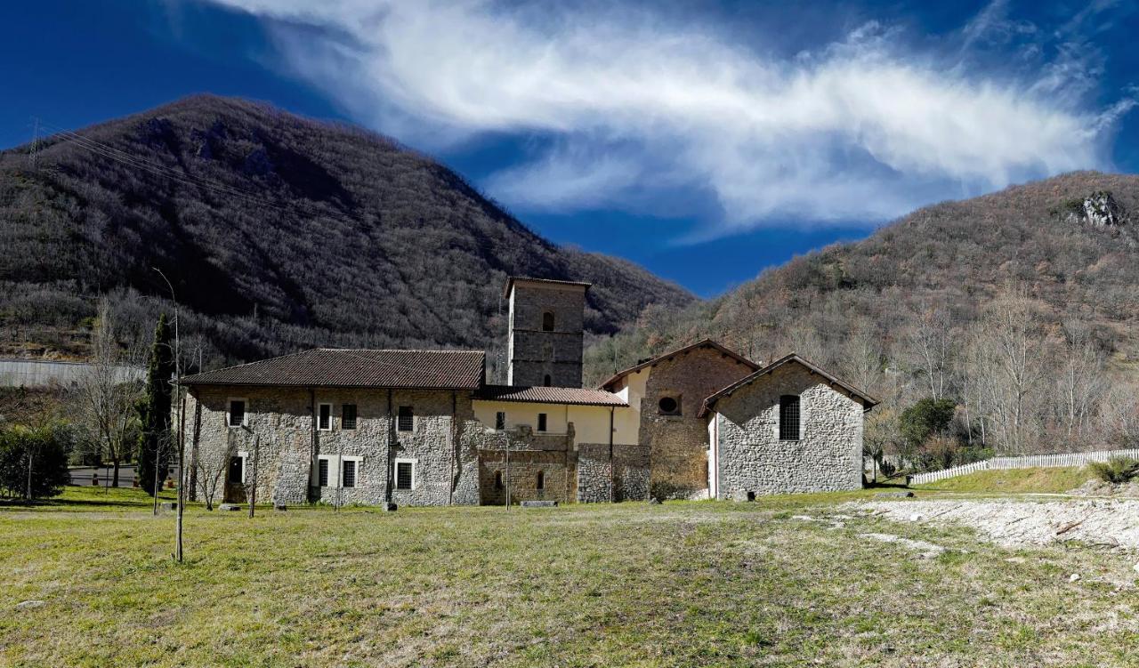 Hotel Abbazia Ss. Quirico E Giulitta Micigliano Exterior foto