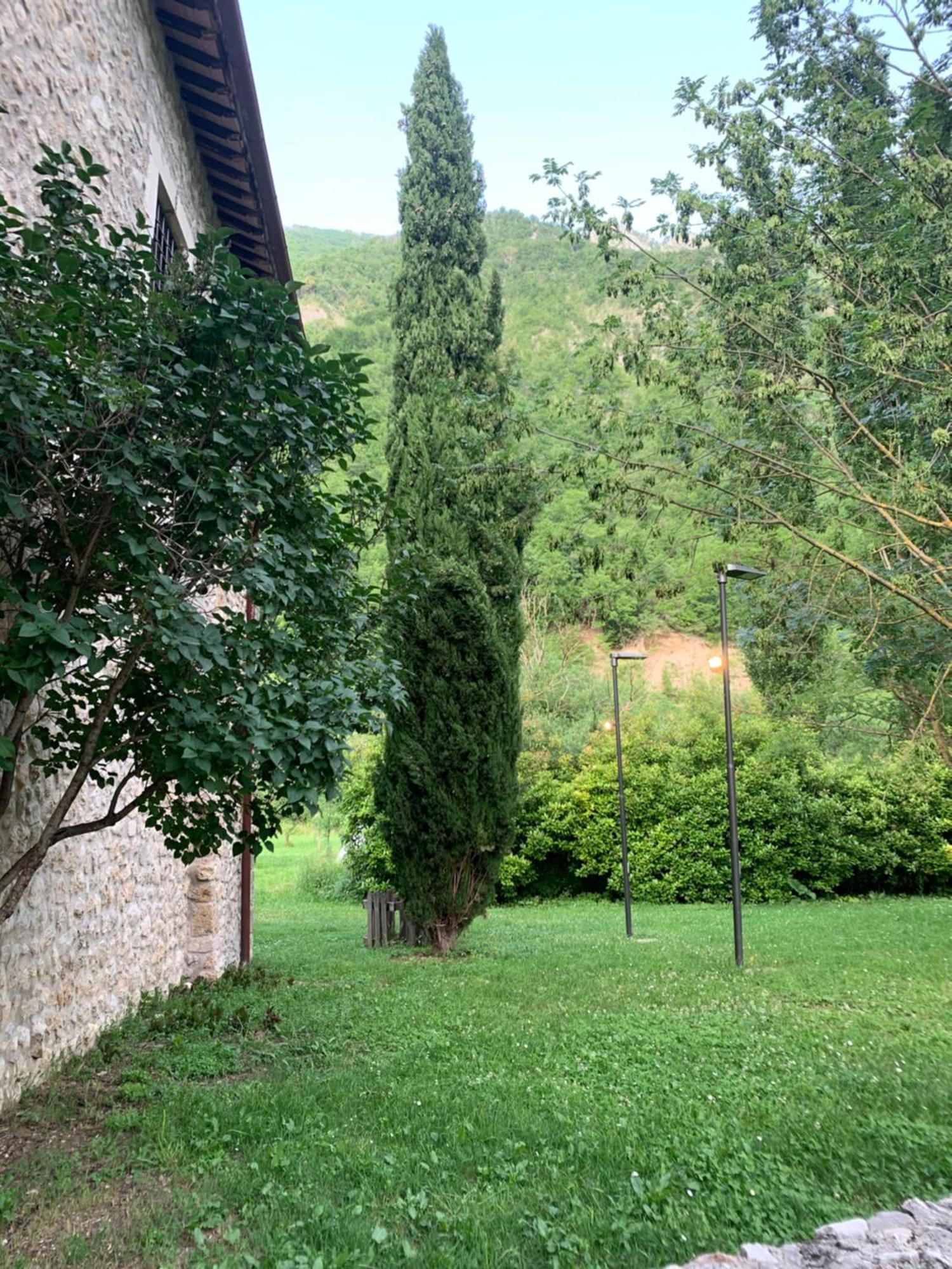 Hotel Abbazia Ss. Quirico E Giulitta Micigliano Exterior foto